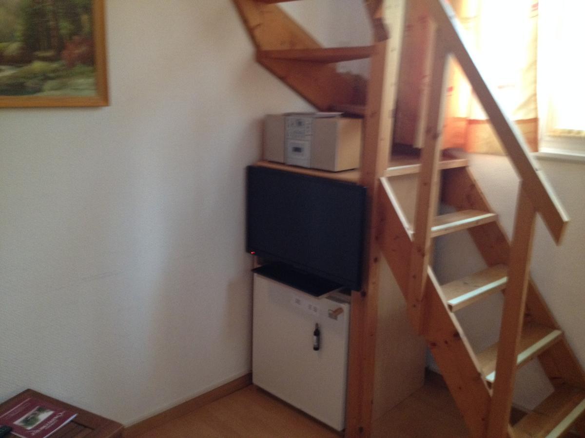 Bed and Breakfast La Tourelle Tartegnin Екстер'єр фото